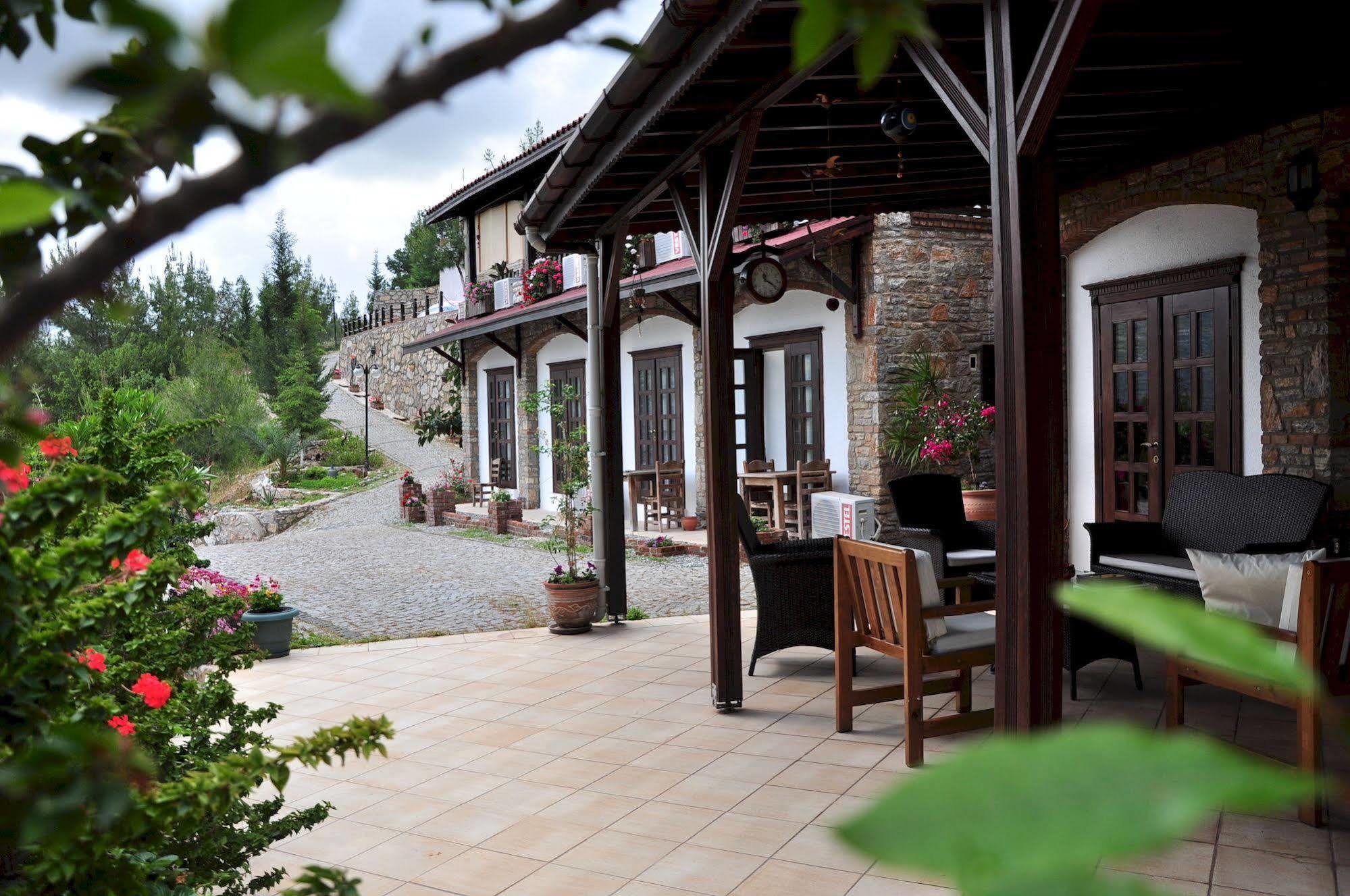 Loca Hotel Side Exterior foto